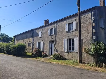 charmante maison familiale de bonne taille à moderniser plus grange et autres dépendances