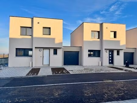 maison individuelle 3 chambres garage cave terrasse