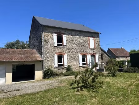 maison individuelle de 3 chambres avec jardin et garage dans un joli hameau