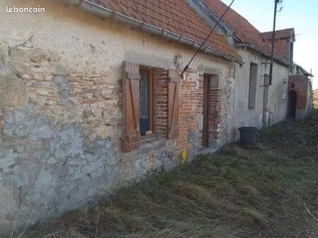 petite maison et dépendances avec 17650 mètres carrés de terrain