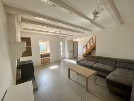 ensemble de maisons dans un hameau proche du dorat