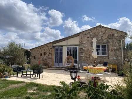 jolie maison de village avec jardin et grange