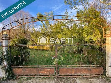 ancienne maison traditionnelle à restaurer au coeur de vaissac