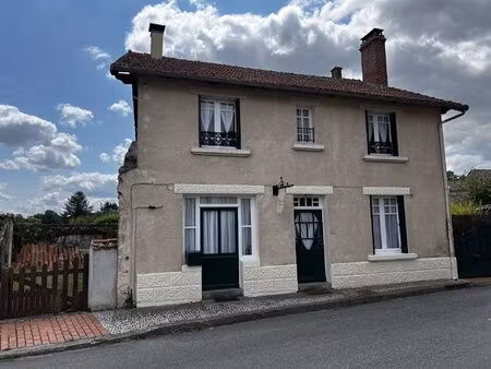 maison indépendante en pierre  possibilité de chambres d'hôtes
