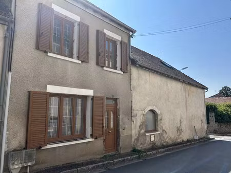 maison de village rénovée avec commerce et appartement attenants