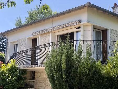 maison de village à pied de toutes les commodités