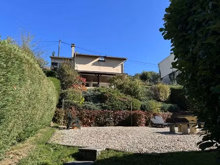 très jolie maison indépendante avec vue dégagée sur la campagne