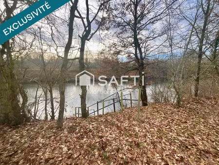 terrain de loisirs avec point d’eau