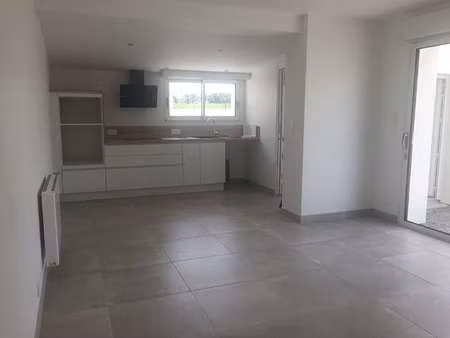 location maison à saint-père-en-retz (44320) : à louer / 59m² saint-père-en-retz