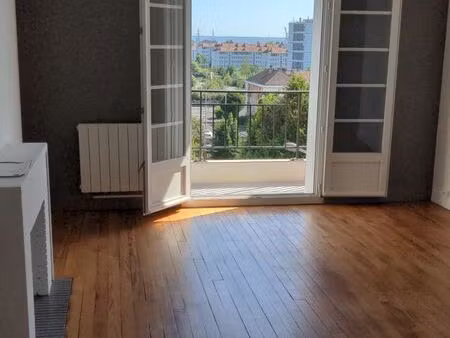 location f2 graville