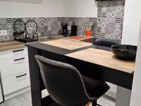 location studio meublé et rénové centre ville narbonne