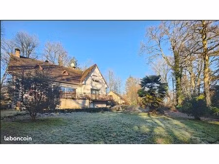 maison rénovée de 154 m²  jardin arboré de 2700 m² idéal amoureux de la nature