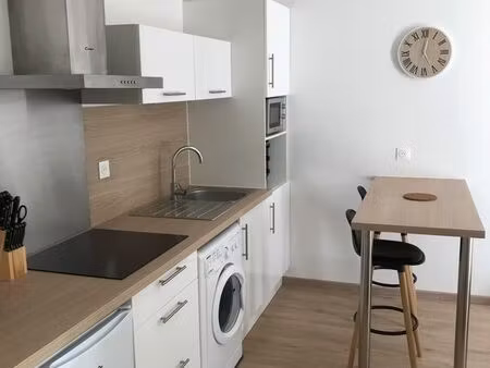 t2 meublé avec terrasse et jardin