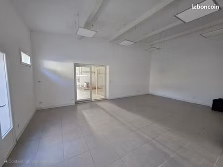 loue entrepot/bureaux