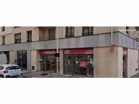 garage a louer grande rue guillotière