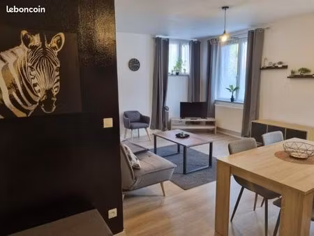 petite maison t2 meublée solesmes