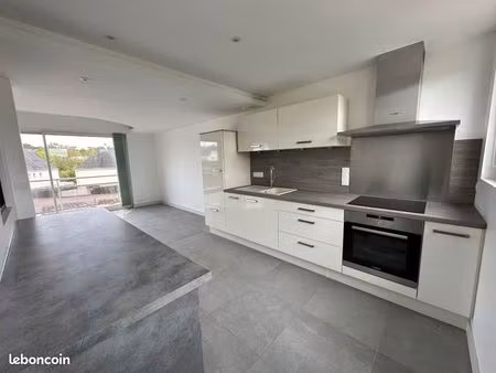 maison meublée 3 chambres + bureau -jardin -garage- locminé