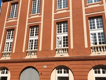 t3 56 m2  immeuble classé rénové  avec parking