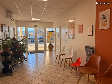 local professionnel dans un pôle santé