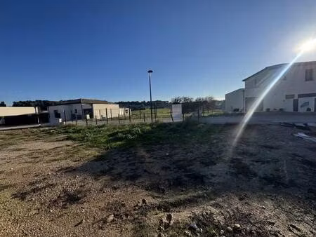 terrain constructible viabilisé à vendre