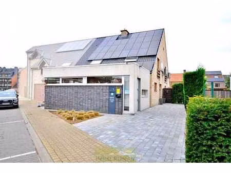 spacieuse maison avec 4 chambres à kluisbergen !