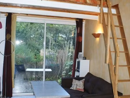 joli studio meublé avec jardin et parking