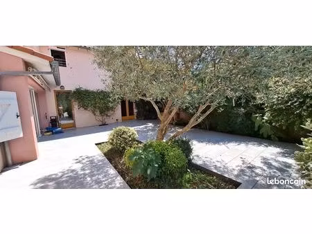 maison de ville 6 pièces 230 m²