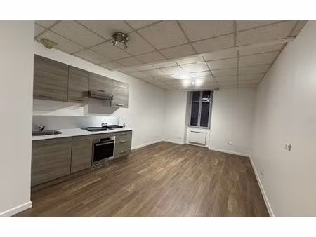 location appartement  m² t-2 à tullins  550 €