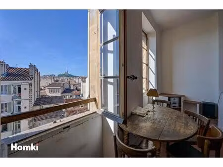 deux lots au dernier étage avec cage d’escalier privatisée – hyper-centre marseille (la pl