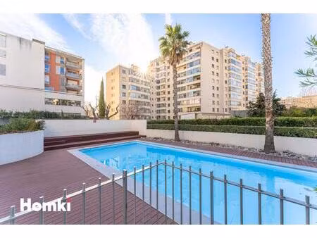 t3 avec grande terrasse et piscine en copropriété !