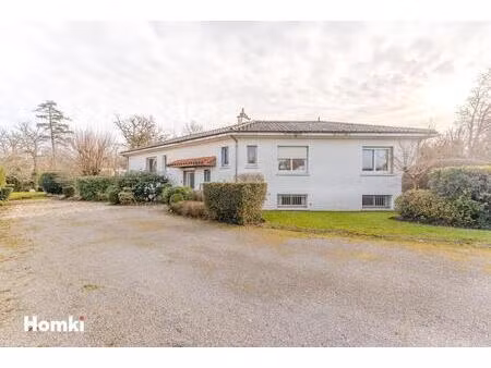 maison de charme à rénover - 218 m² habitables - studio indépendant- terrain paysagé de 26