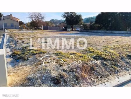 terrain 444 m² pertuis