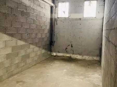 parking/box 1 pièce 15 m²