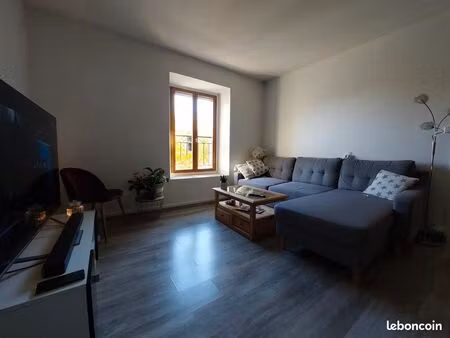 bourg saint andéol appartement 66 m² climatisé