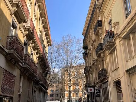 t2 meublé grenoble centre-ville rue colbert tram a/b/e