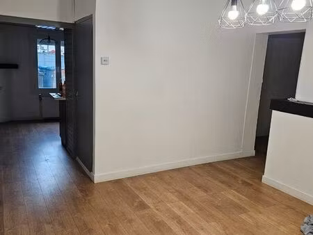 maison 2 chambres et garage à louer