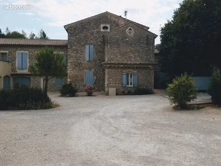 f3 climatisée centre ville st paul 3 châteaux