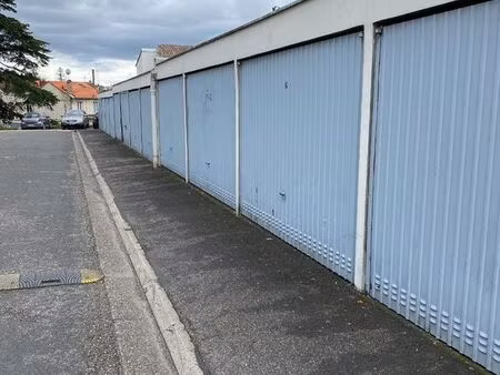 garage 1 pièce 17 m²