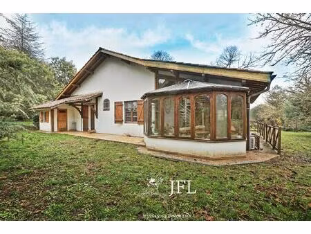 a ousse-suzan airial avec maison  appartement  granges et piscine