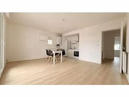 location appartement 3 pièces meublé à nantes (44000) : à louer 3 pièces meublé / 54m² nan