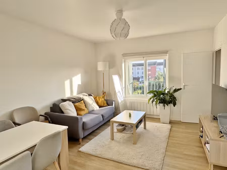 plein centre appartement t3 en dernier etage