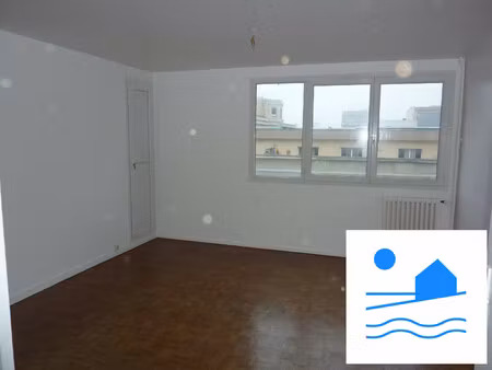 prox place du chillou - coeur de ville - loggia - ascenseur