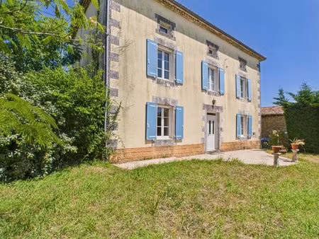 propriété familiale avec potentiel