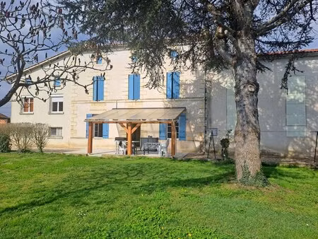 jolie propriété avec maison d'amis et dépendances