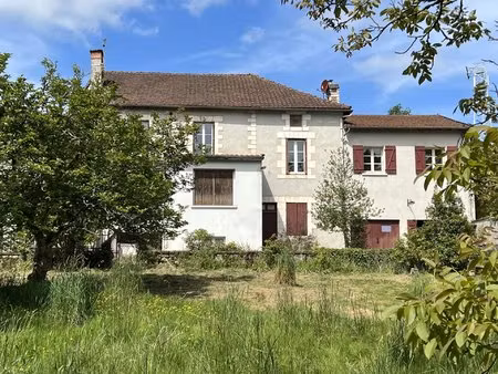 au coeur d'un village  une opportunité commerciale