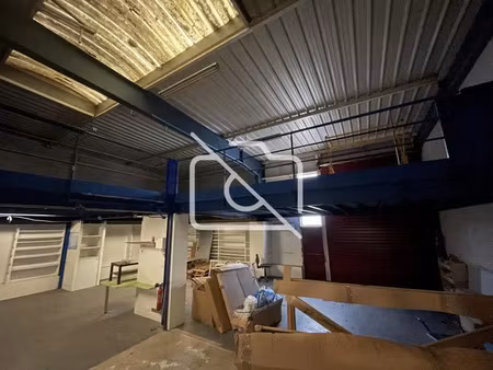 local d'activité - magny les hameaux