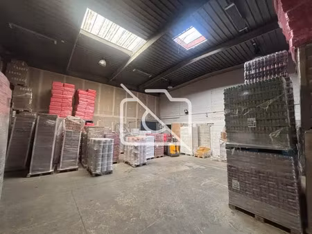 à vendre – site d'activités avec entrepôt et bureaux –