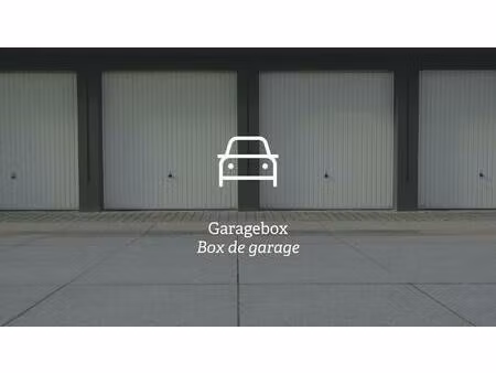 ruime garagebox in de zeelaan te koksijde