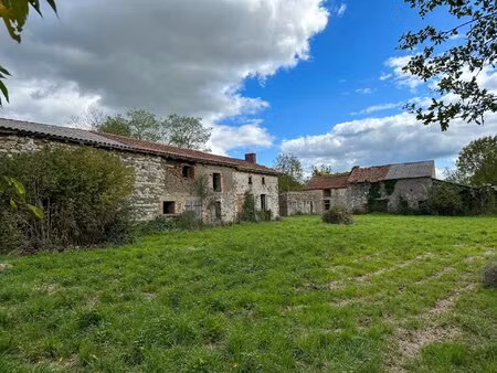 propriété à rénover dans un hameau calme
