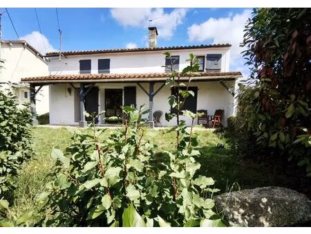 charmante maison indépendante avec 4 chambres et dépendance rénovée